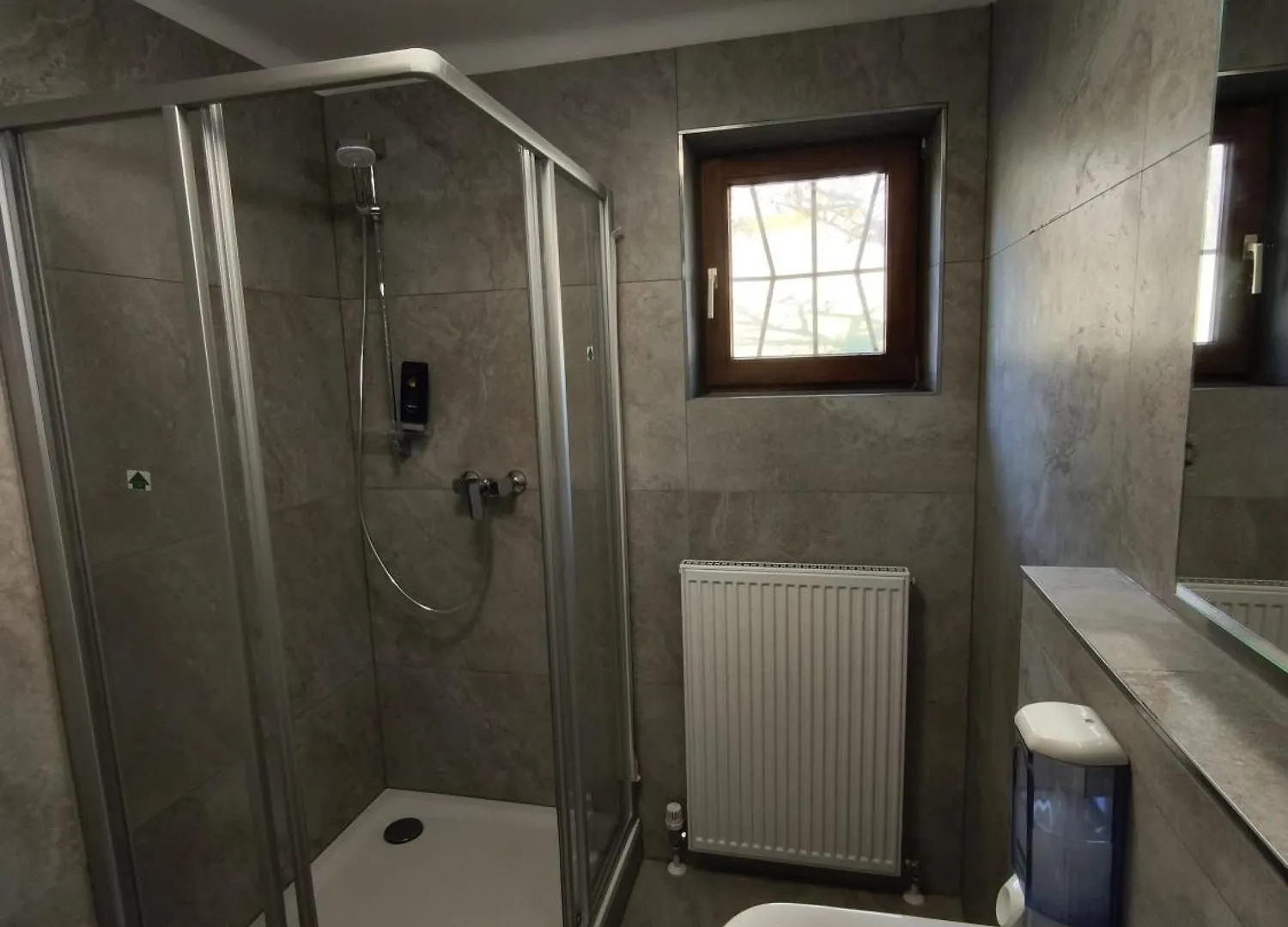 Rum i privatbostad Cosy Room In Modern Flat Innsbruck